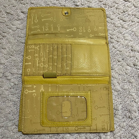 Fossil Yellow Wallet - Picture 5 of 5